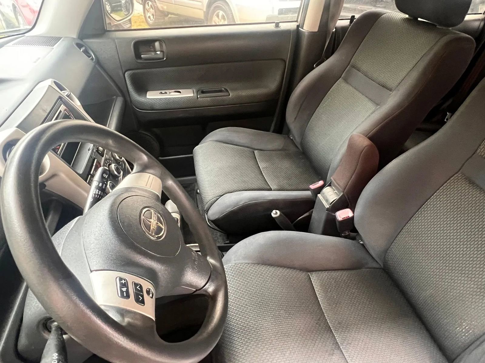 Used 2006 Scion xB FWD image 7