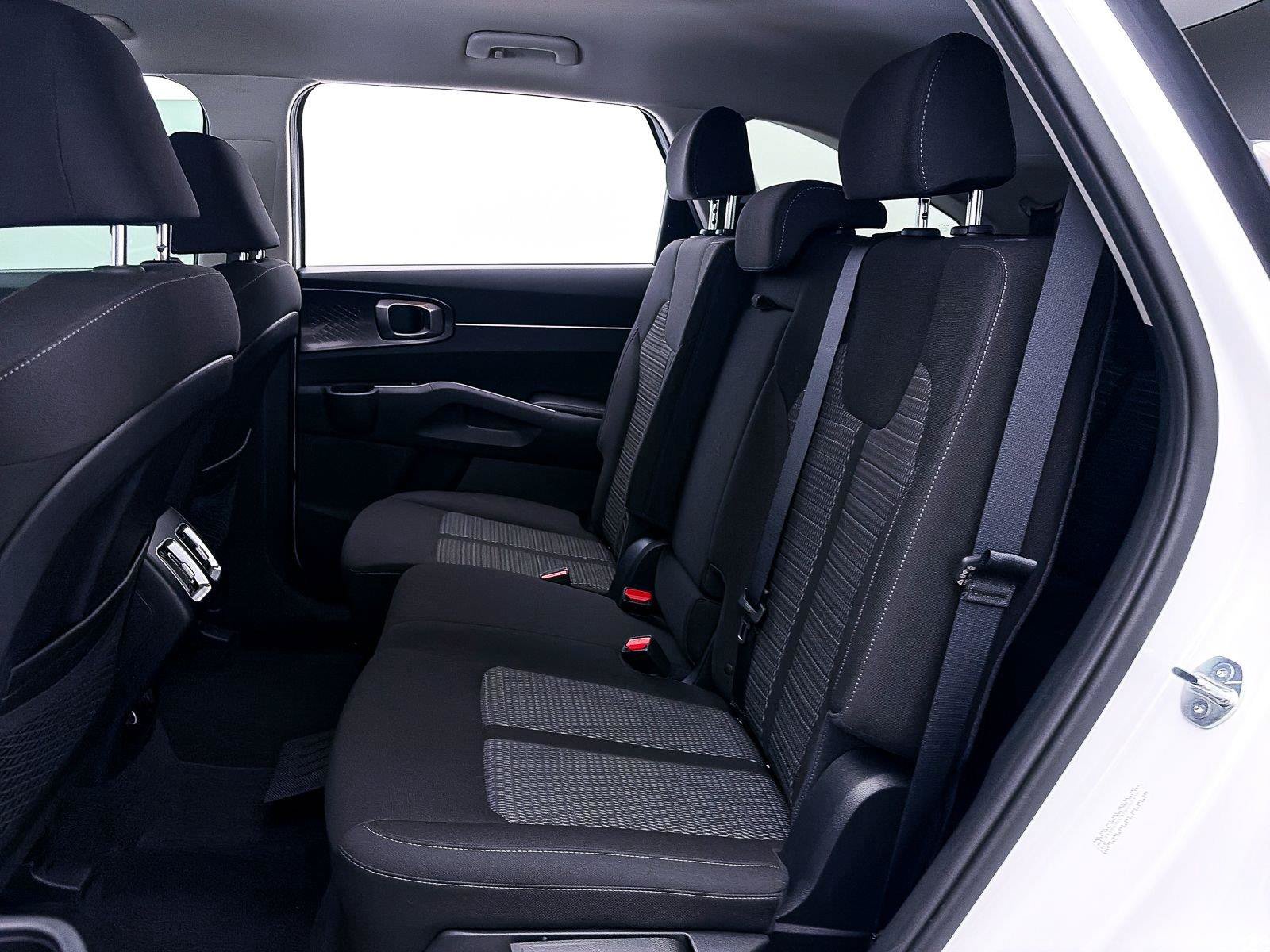 Used 2023 Kia Sorento LX FWD image 35