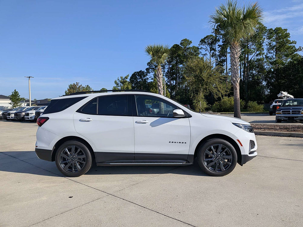 Used 2022 Chevrolet Equinox RS AWD/4WD image 2