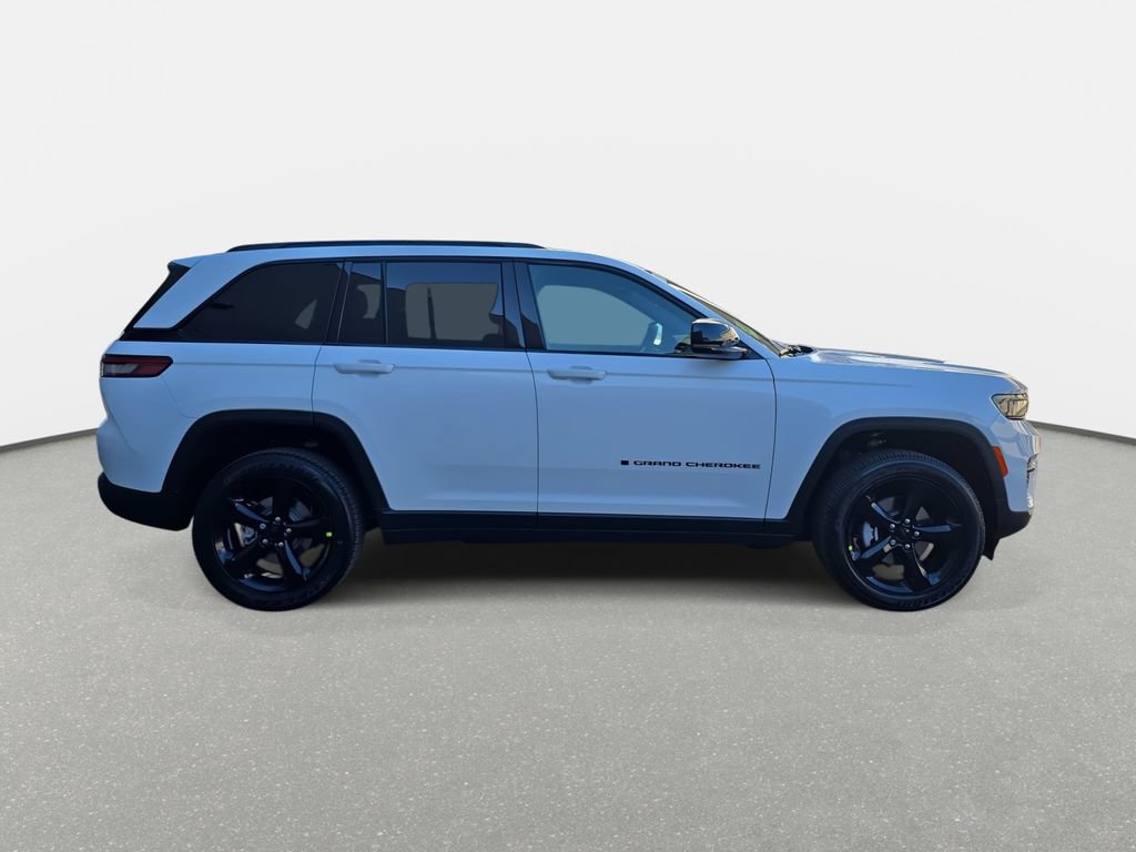 New 2025 Jeep Grand Cherokee 4WD image 4
