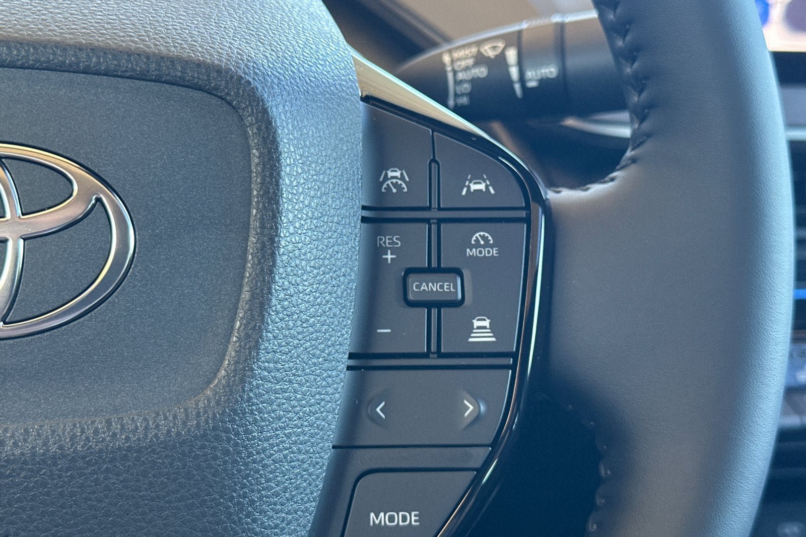 New 2027 Toyota Prius FWD image 29