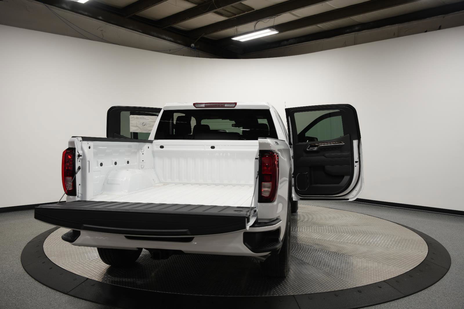 New 2026 GMC Sierra 1500 Elevation image 11