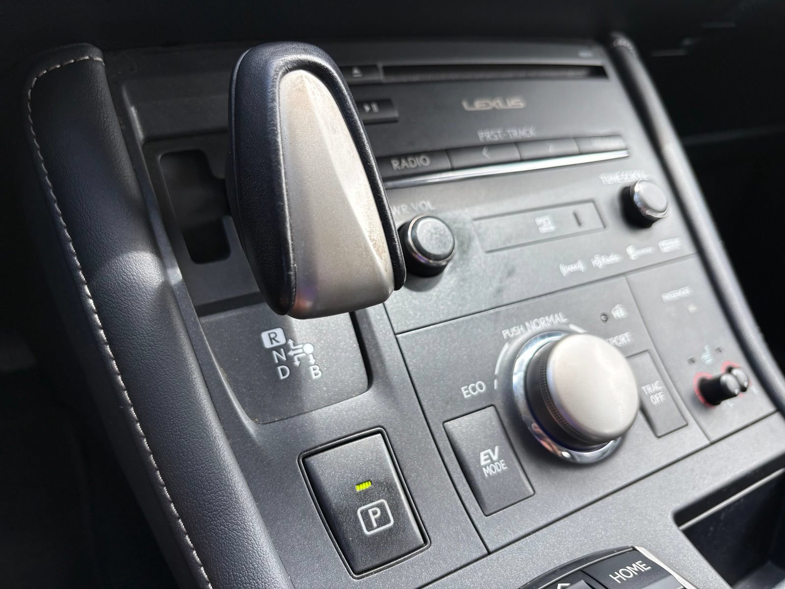 Used 2014 Lexus CT 200h FWD image 19