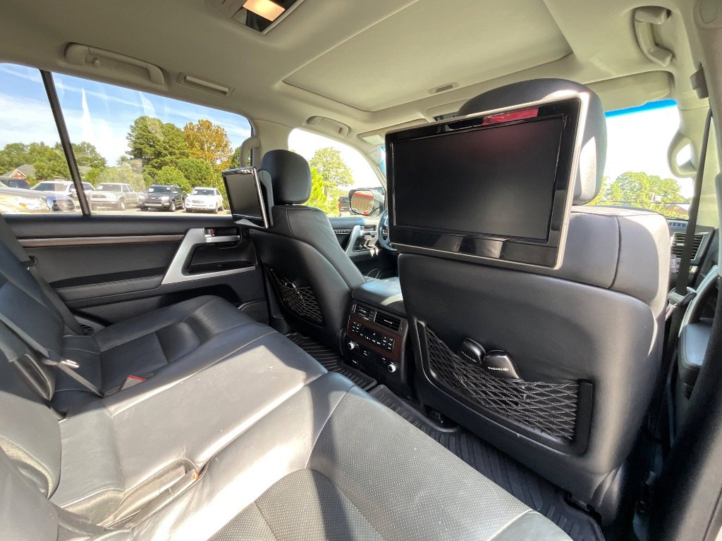 Used 2016 Toyota Land Cruiser image 34