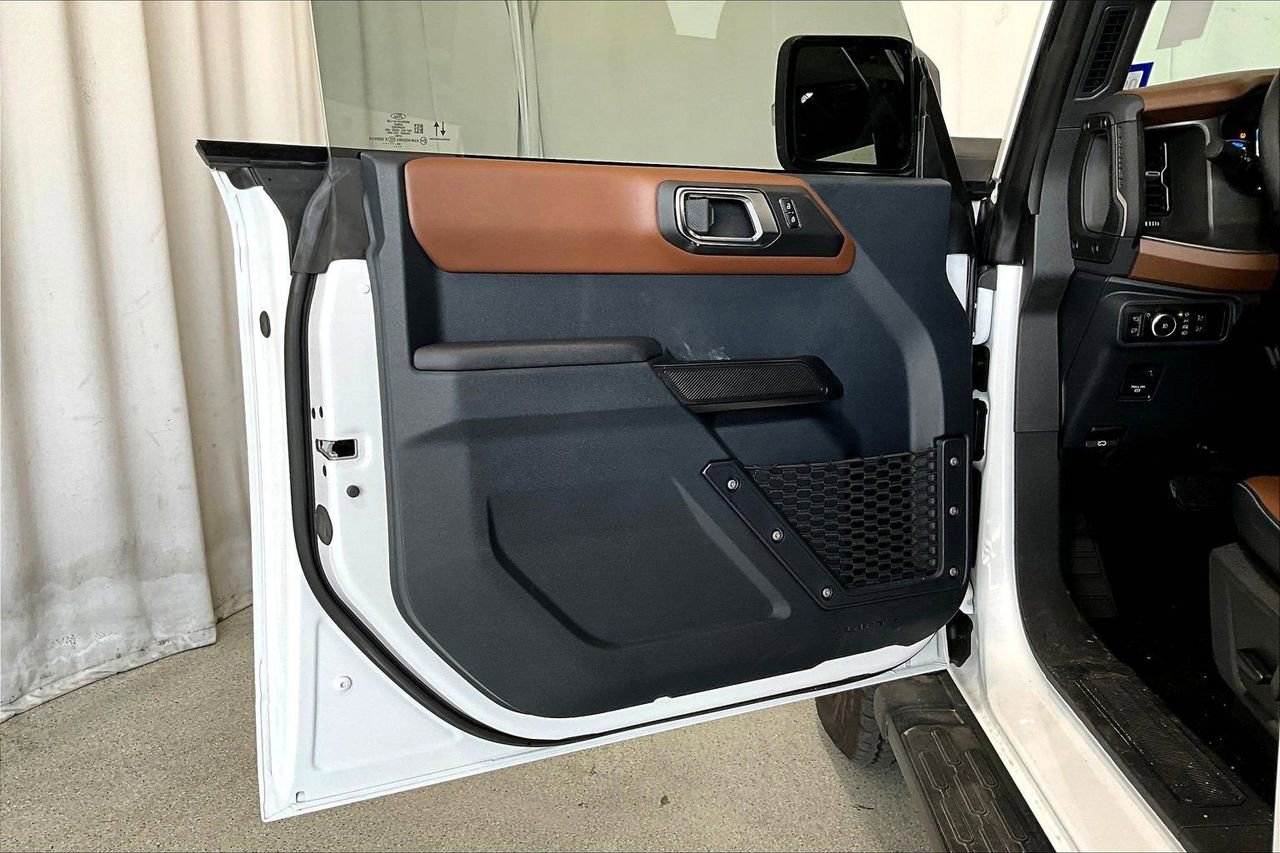 Used 2024 Ford Bronco Outer Banks image 21