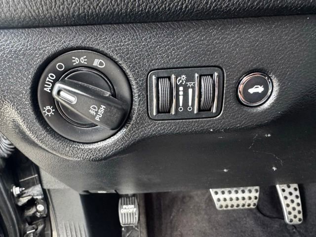 Used 2017 Dodge Challenger R/T RWD image 15