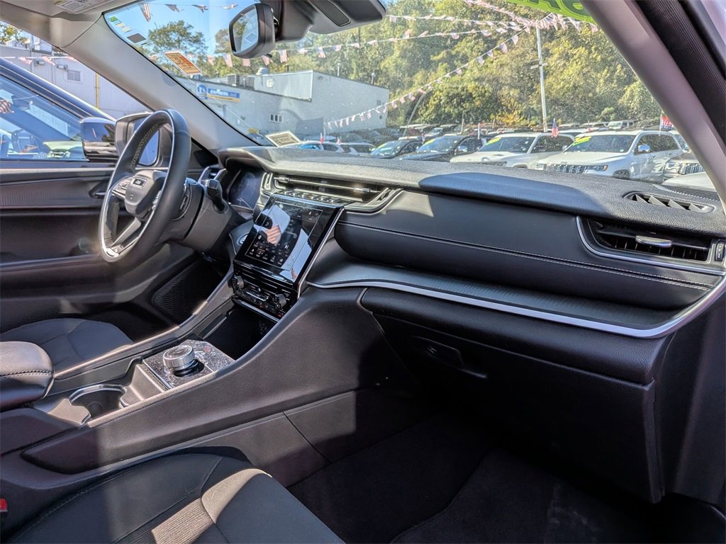 Used 2024 Jeep Grand Cherokee L Laredo image 25