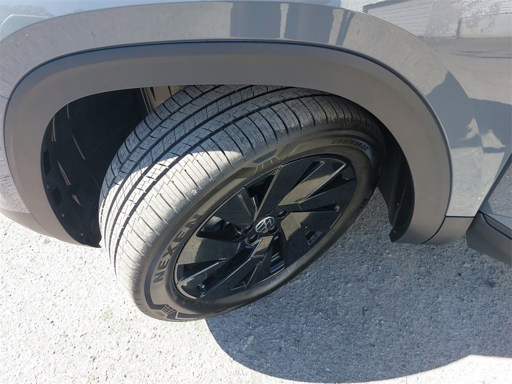 New 2025 Volkswagen Atlas Cross Sport SE image 25