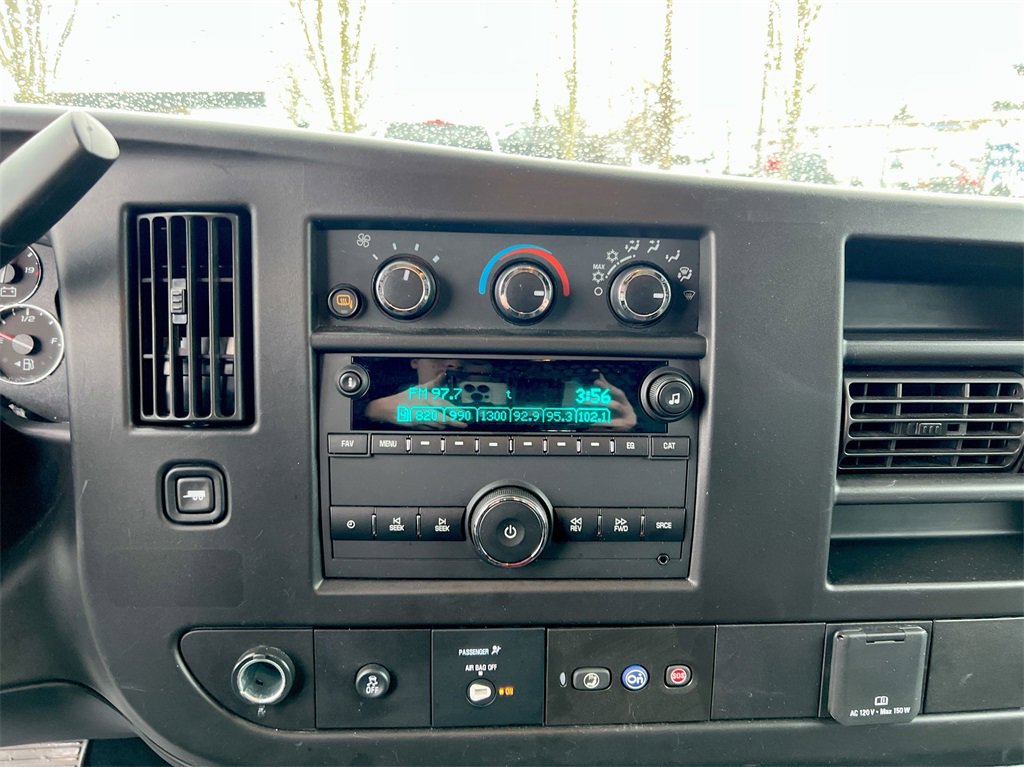 Used 2022 GMC Savana 2500 w/ Driver Convenience Package image 13