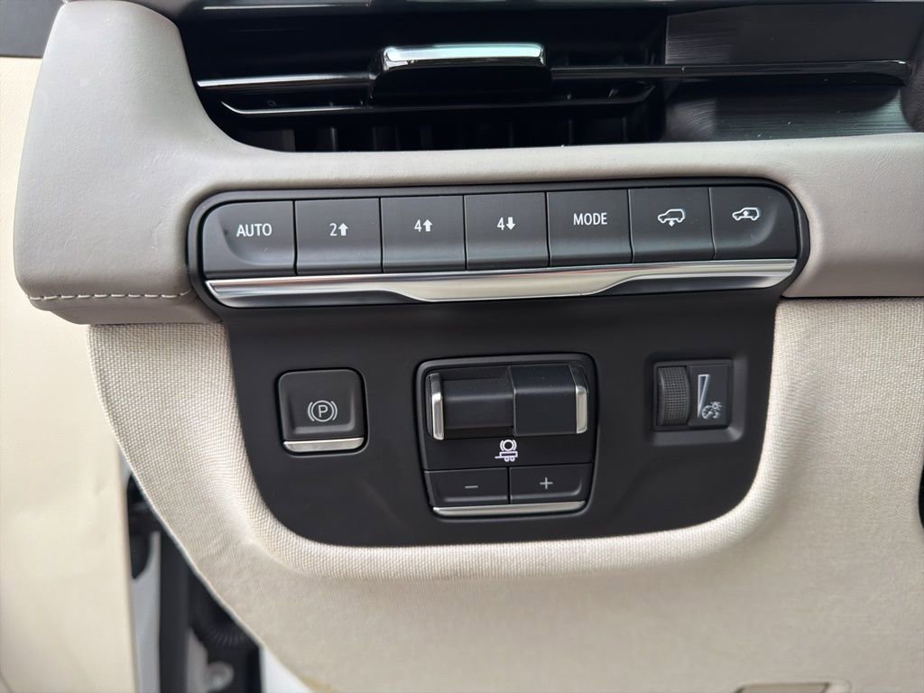 Used 2022 Cadillac Escalade Premium Luxury Platinum w/ Heavy-Duty Trailer Package image 33