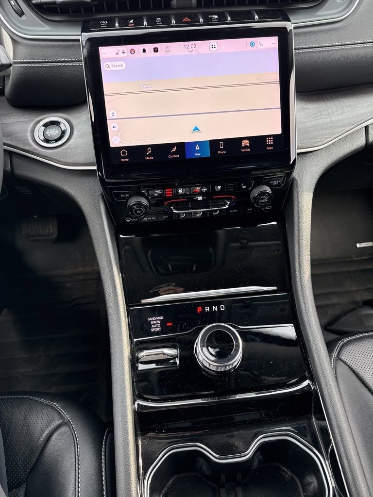 Used 2023 Jeep Grand Cherokee Limited w/ Luxury Tech Group II image 8