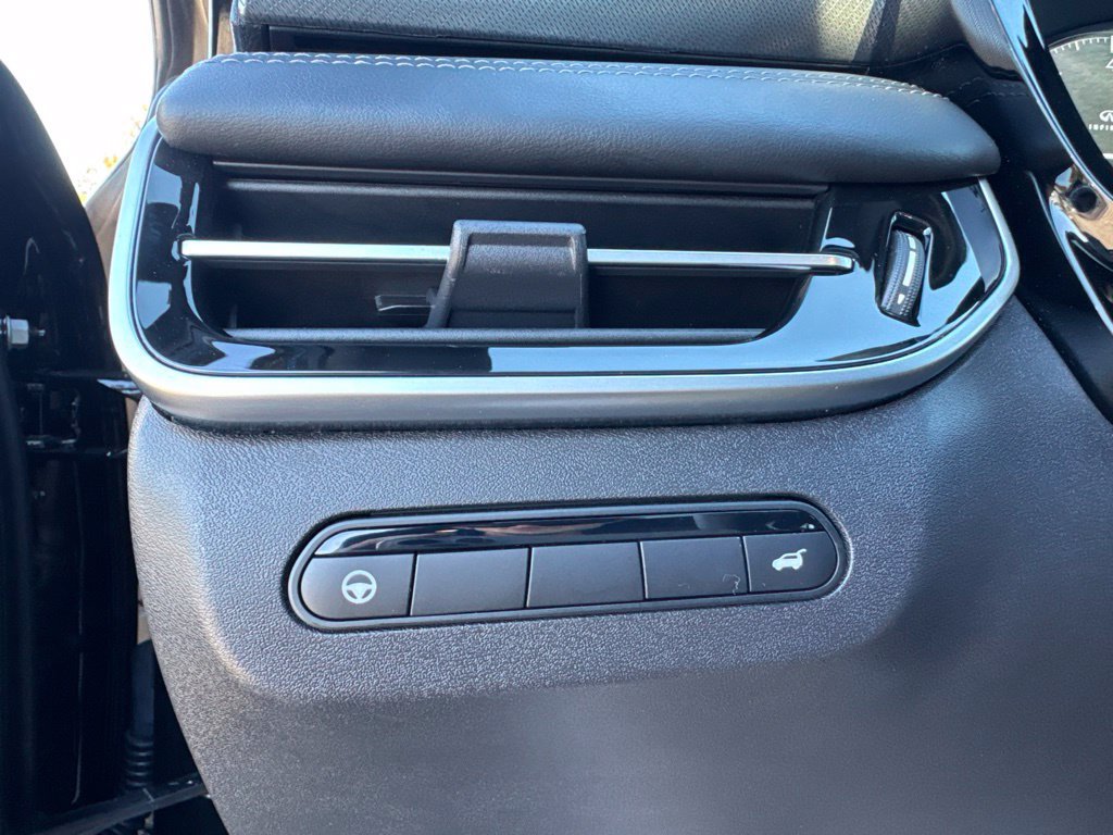 Used 2025 INFINITI QX60 Luxe w/ Black Edition AWD/4WD image 25
