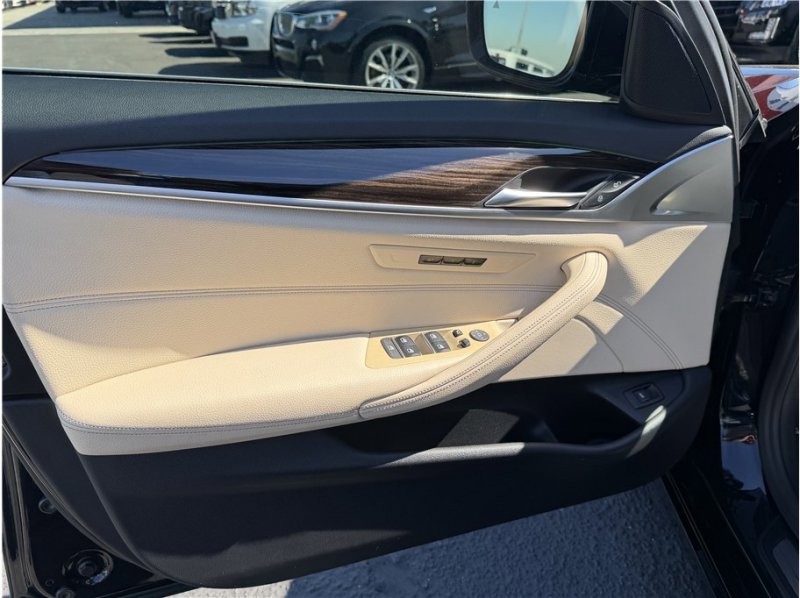 Used 2020 BMW 530i w/ Premium Package image 14