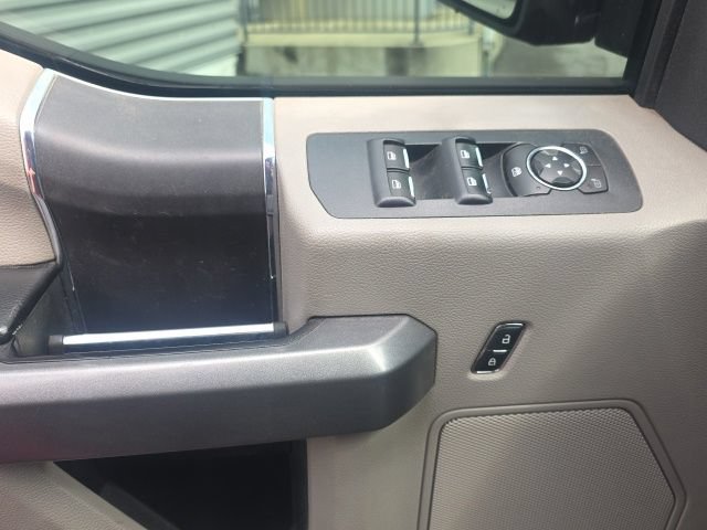 Used 2015 Ford F150 XLT AWD/4WD image 26