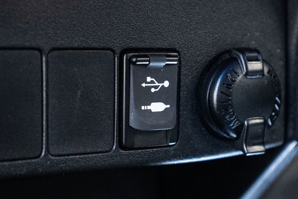 Used 2016 Toyota RAV4 SE image 27