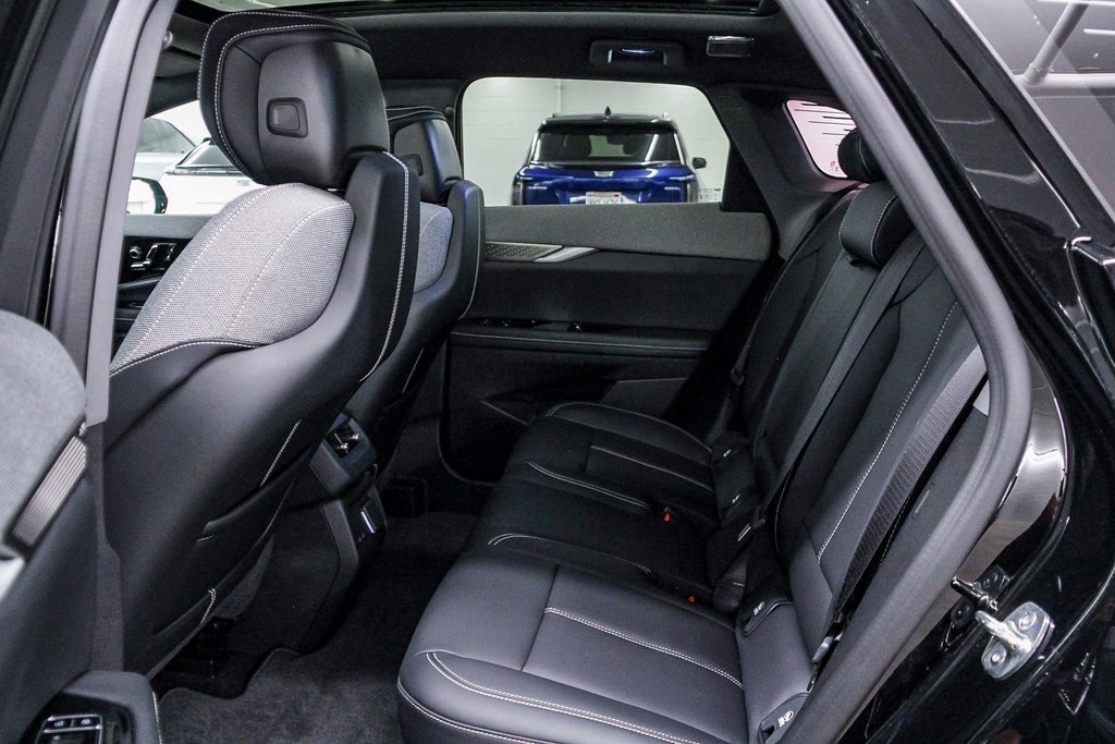 Certified 2025 Cadillac Optiq Luxury 1 image 17