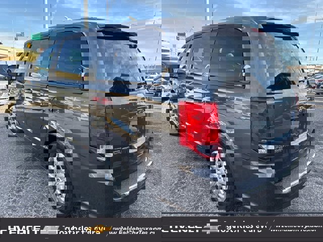 Used 2018 Dodge Grand Caravan SE w/ UConnect Hands-Free Group image 6