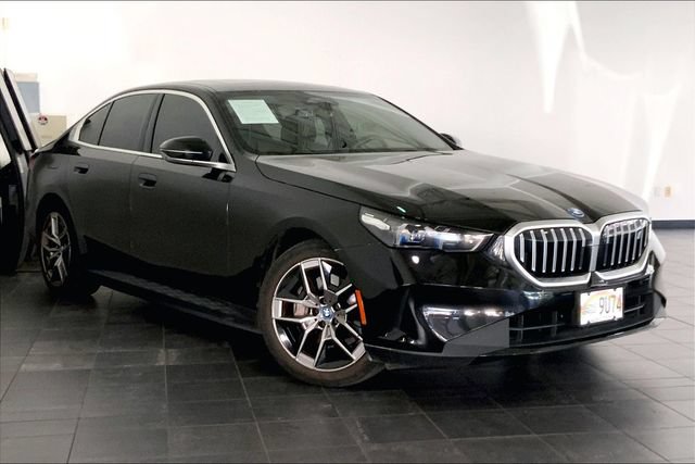 Used 2024 BMW i5 eDrive40i w/ M Sport Package RWD image 2