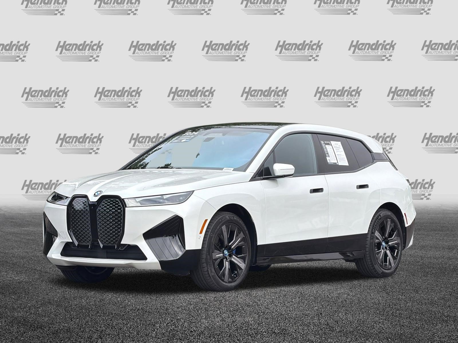 Used 2024 BMW iX xDrive50 w/ Sport Package AWD/4WD image 9