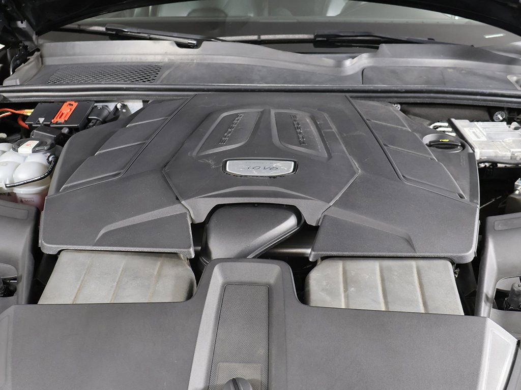 Used 2023 Porsche Cayenne Platinum Edition w/ Premium Package Plus image 20