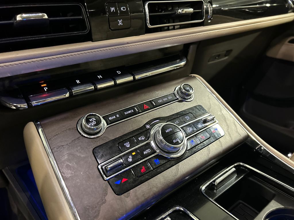 Used 2023 Lincoln Aviator Reserve w/ Jet Package AWD/4WD image 17
