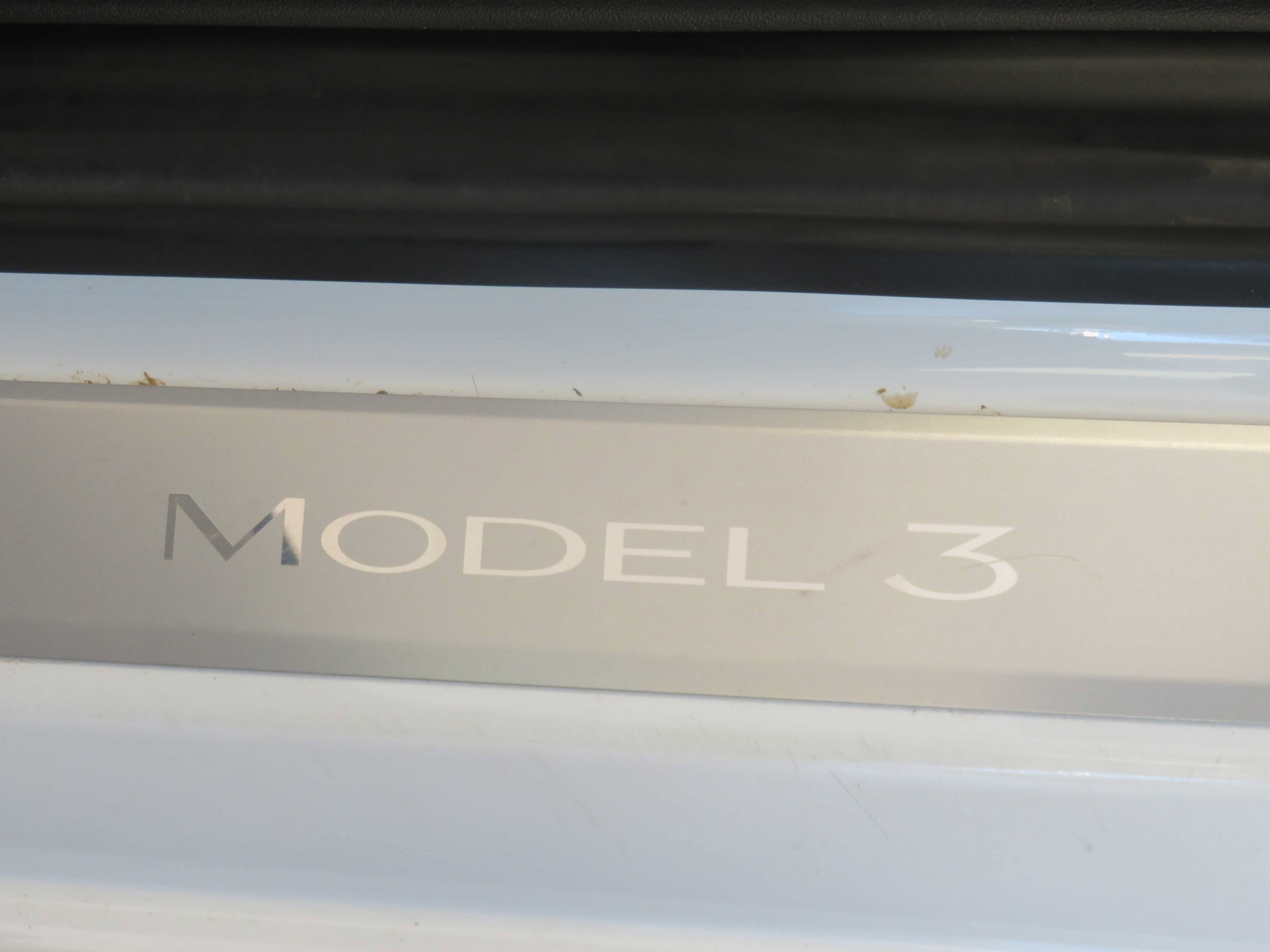 Used 2018 Tesla Model 3 Long Range AWD/4WD image 17