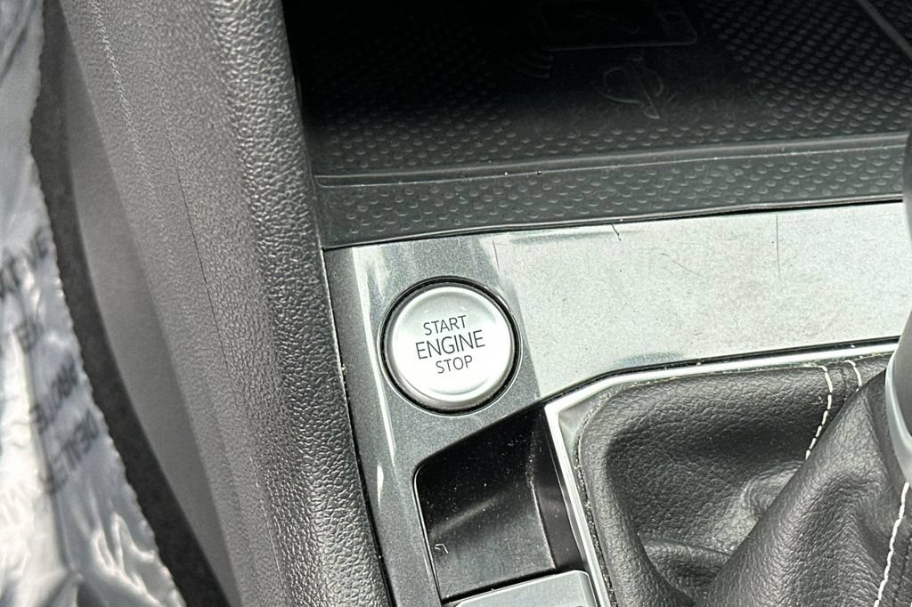 Used 2022 Volkswagen Tiguan SE R-Line FWD image 23