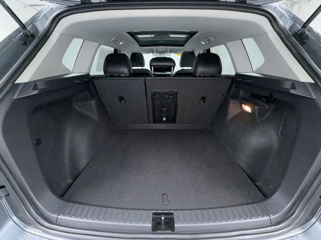 Used 2022 Volkswagen Taos SE FWD image 9