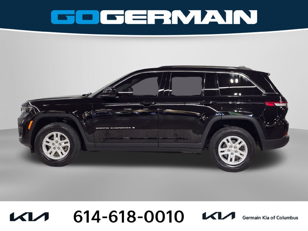 Used 2023 Jeep Grand Cherokee Laredo w/ Luxury Tech Group I AWD/4WD image 11