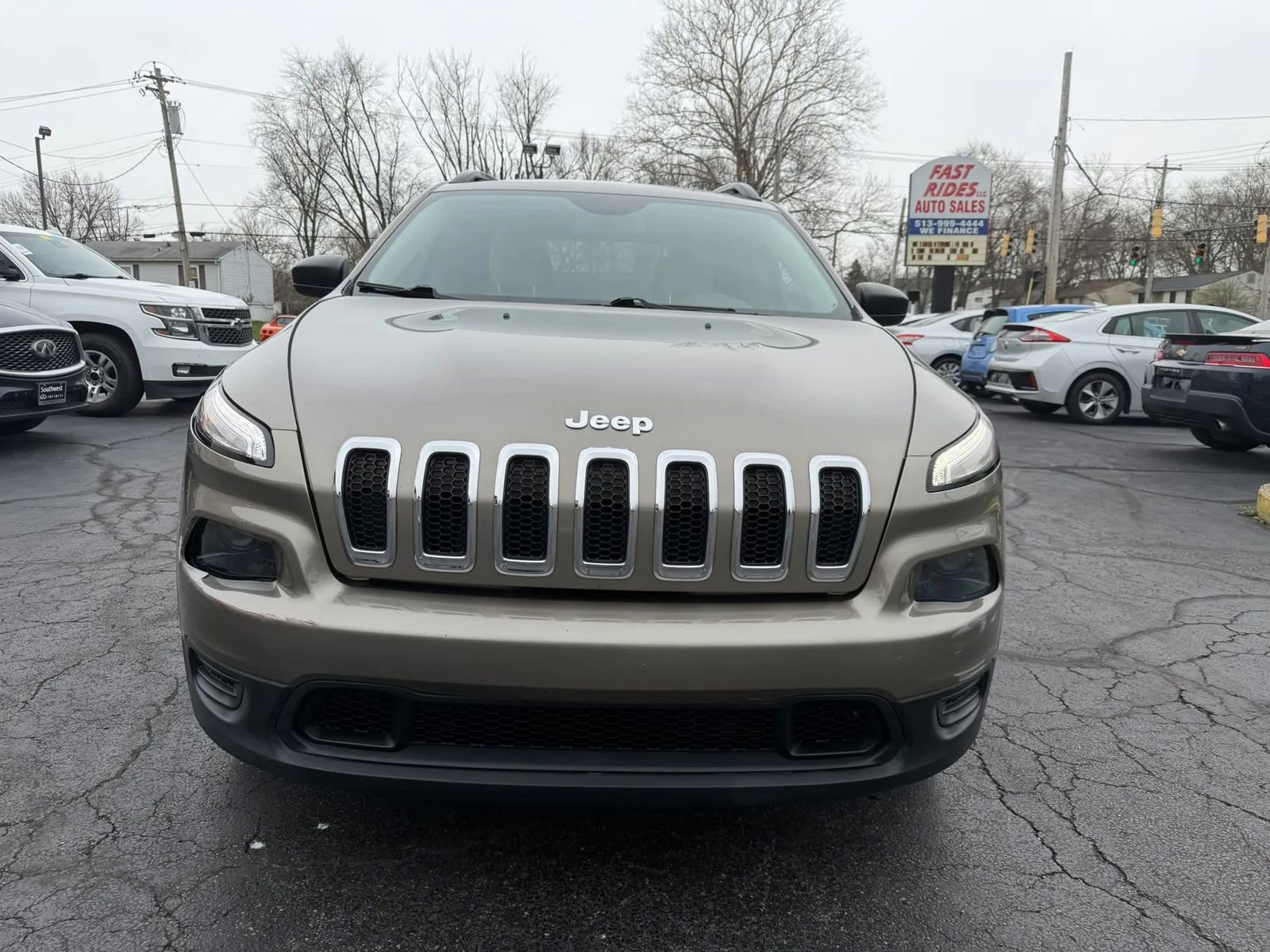 Used 2016 Jeep Cherokee Sport image 8