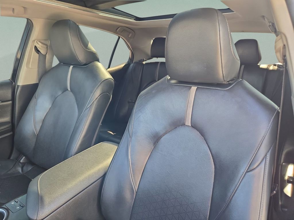 Used 2019 Toyota Camry XSE image 14