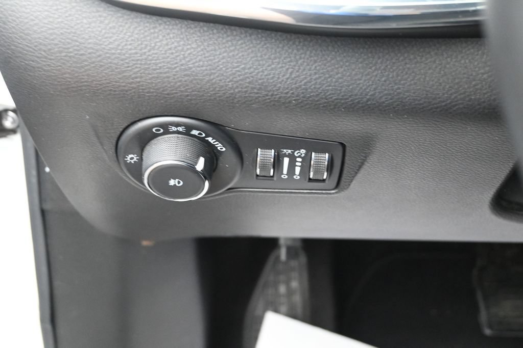 Used 2022 Jeep Compass High Altitude AWD/4WD image 31