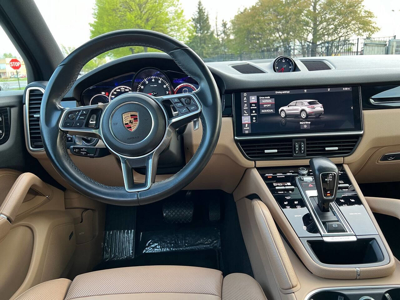 Used 2019 Porsche Cayenne image 23