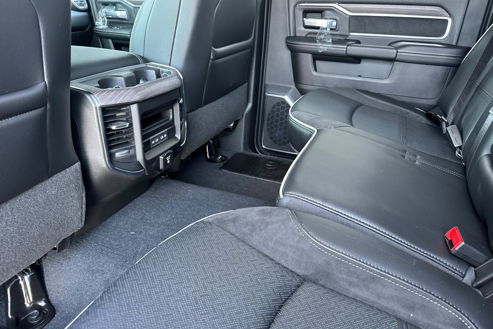 New 2027 RAM 3500 Laramie w/ Night Edition AWD/4WD image 11