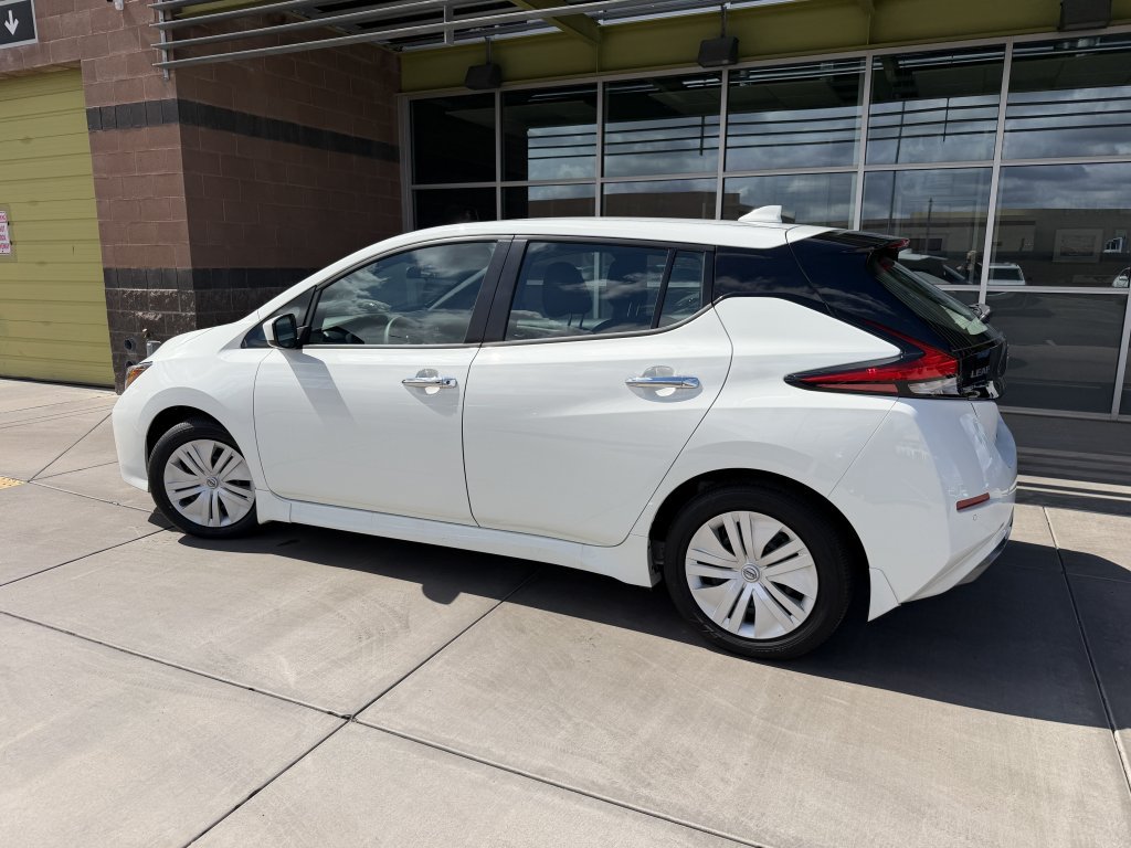 Used 2025 Nissan Leaf S FWD image 5