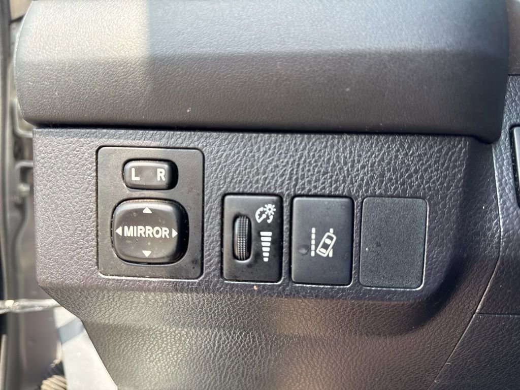 Used 2018 Toyota RAV4 LE w/ All Weather Liner Package AWD/4WD image 18
