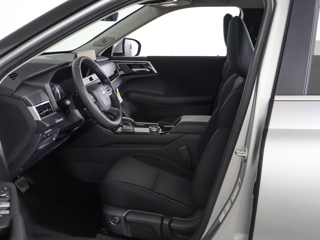 New 2026 Mitsubishi Outlander ES image 26