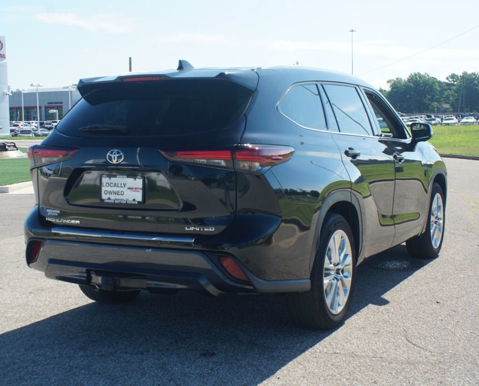 Used 2024 Toyota Highlander Limited FWD image 21