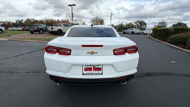 Used 2024 Chevrolet Camaro LT w/ Technology Package image 5