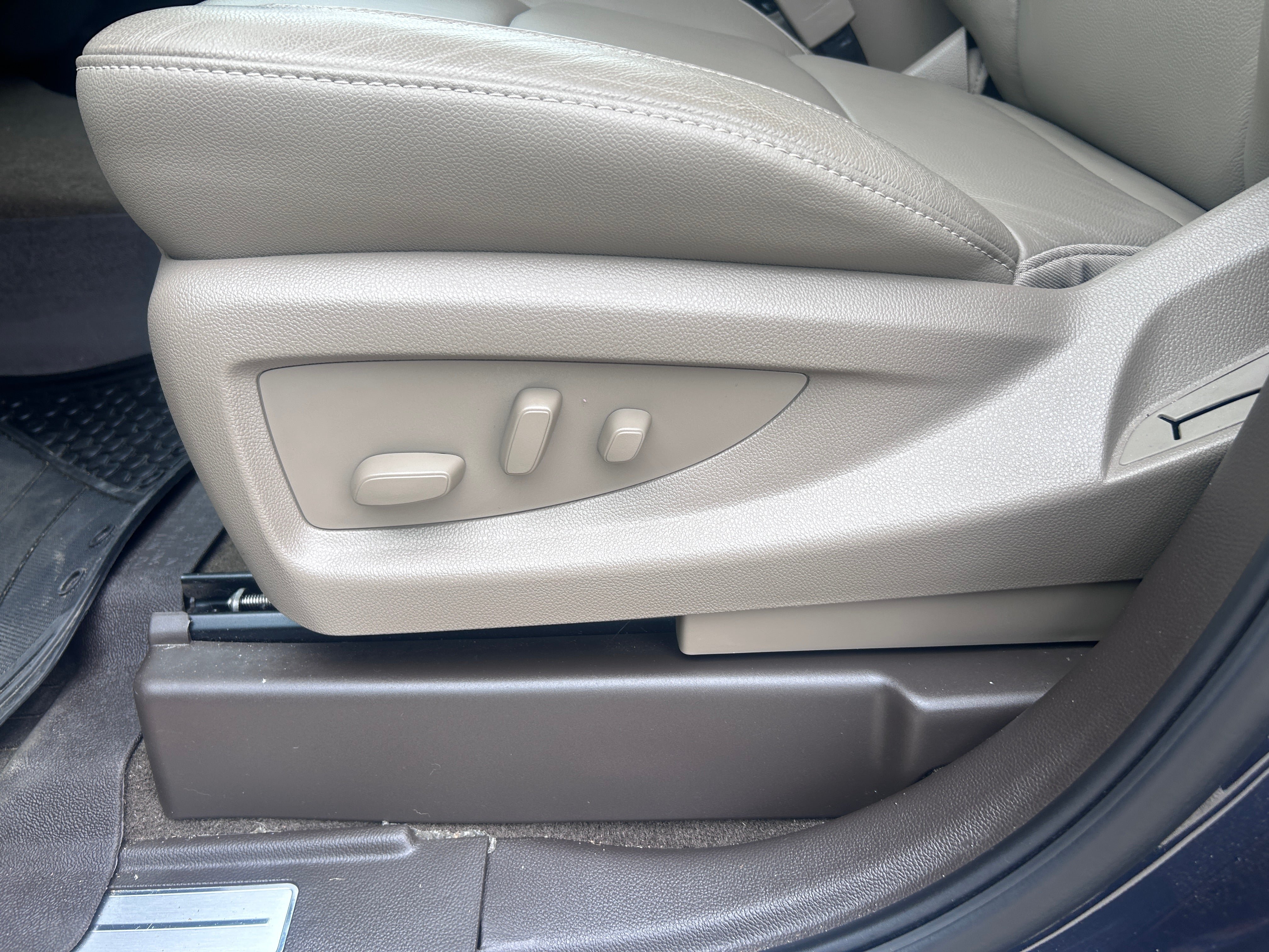 Used 2018 Chevrolet Silverado 1500 LTZ Z71 w/ Centennial Edition AWD/4WD image 18