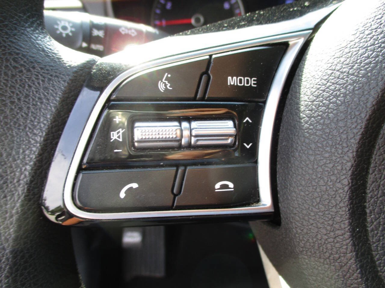 Used 2020 Kia Optima LX FWD image 16