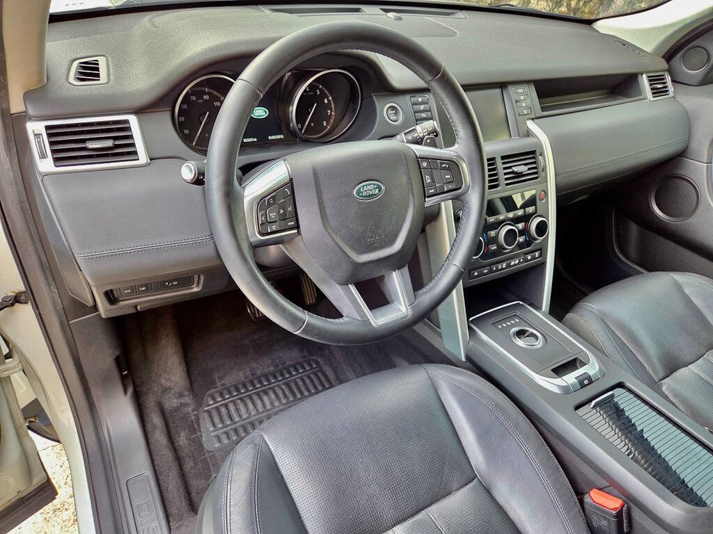 Used 2017 Land Rover Discovery Sport HSE AWD/4WD image 17