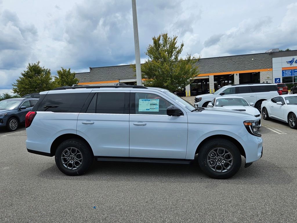 New 2025 Ford Expedition Active image 4