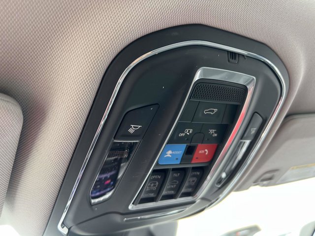 Used 2022 Jeep Grand Cherokee L Limited image 31