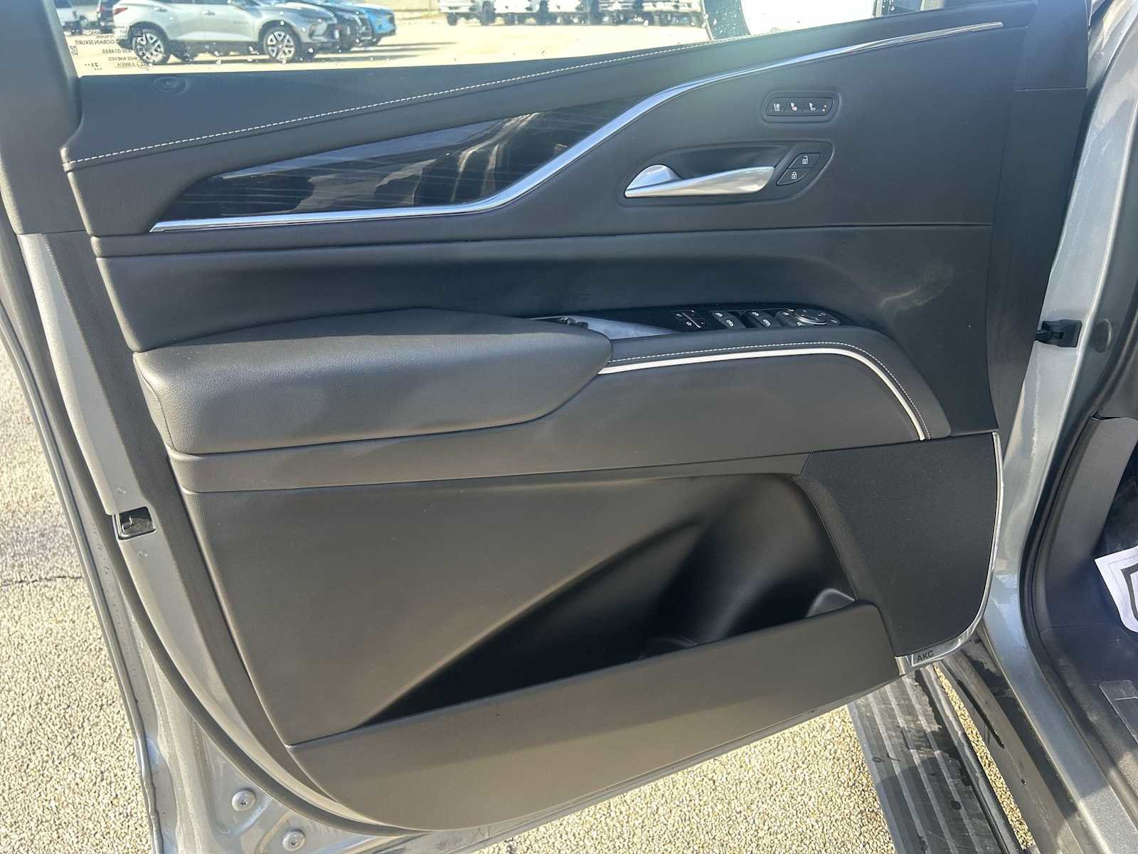 Certified 2024 Cadillac Escalade Sport w/ LPO, ONYX Package image 22