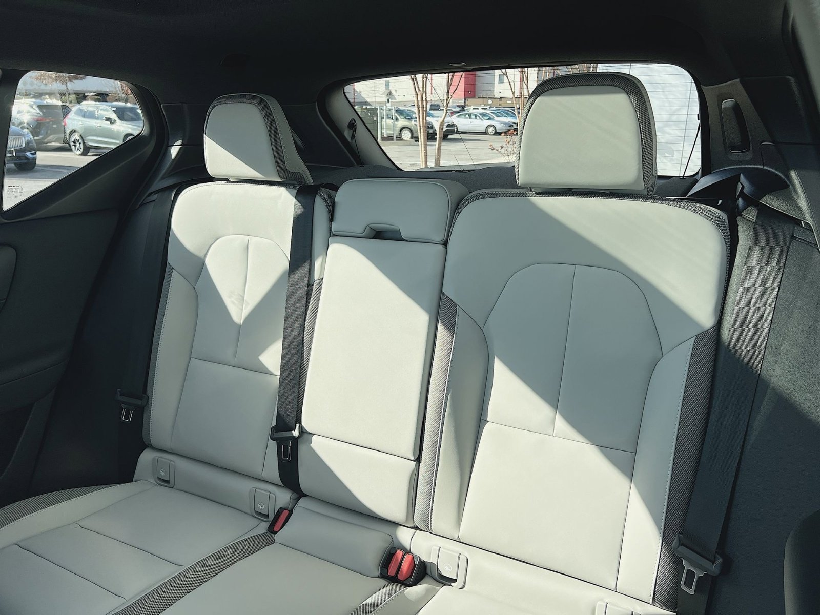 New 2026 Volvo EX40 Plus w/ Climate Package image 25