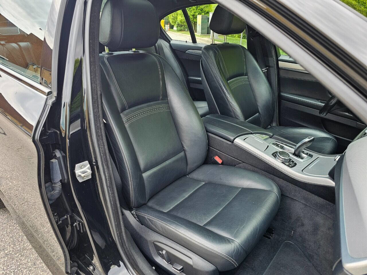 Used 2015 BMW 535i xDrive Sedan image 35