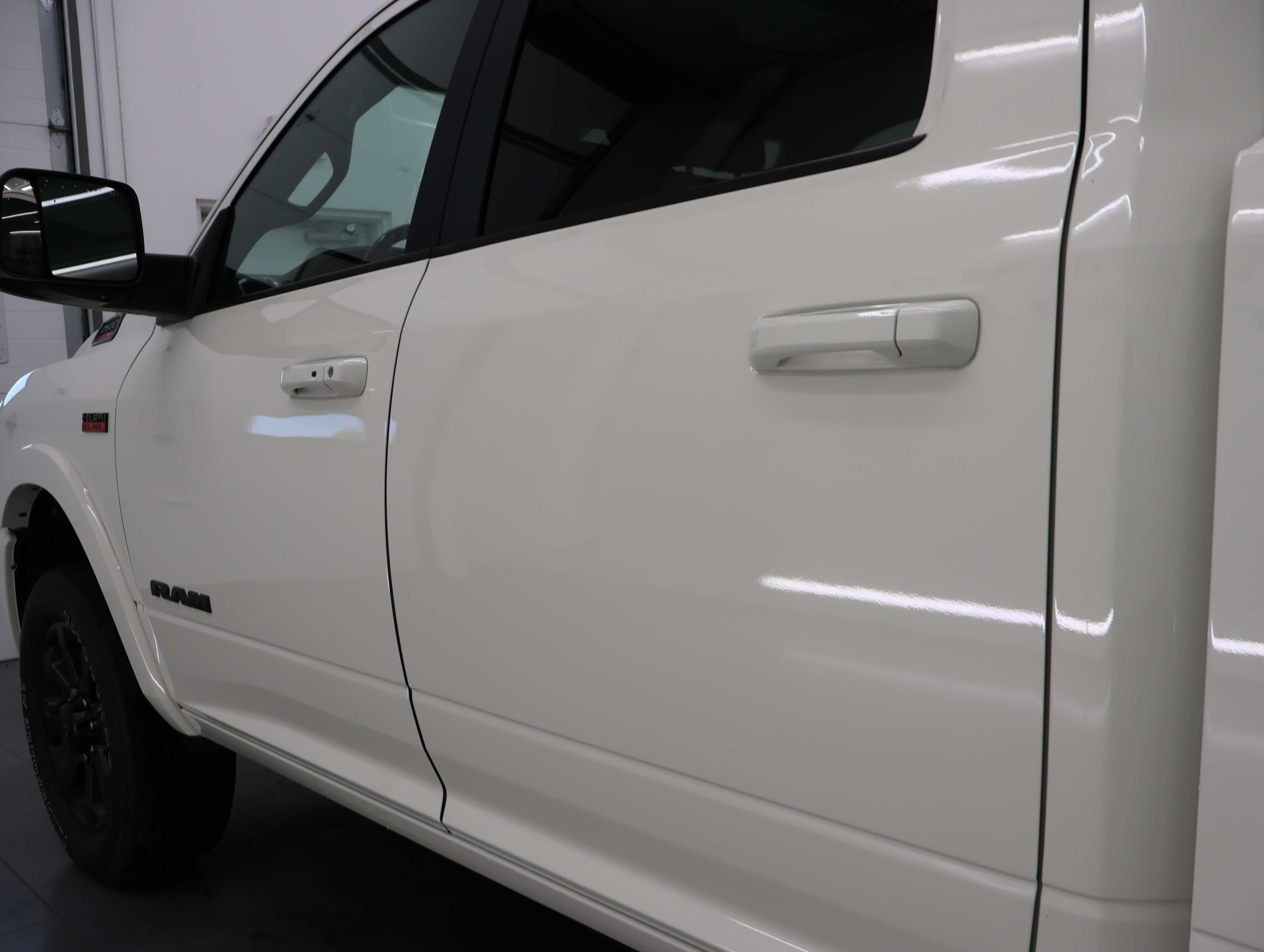 Used 2022 RAM 2500 Laramie w/ Night Edition AWD/4WD image 32