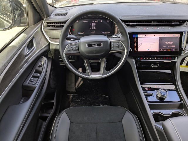 New 2026 Jeep Grand Cherokee Altitude image 17