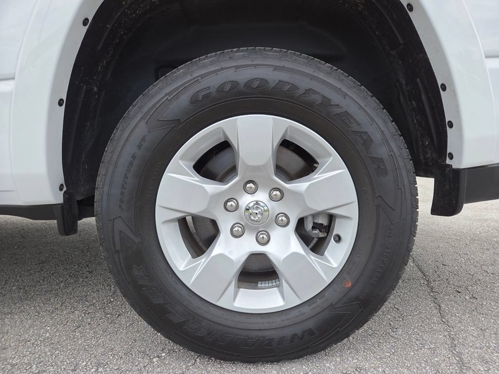 Used 2025 RAM 1500 Big Horn AWD/4WD image 16